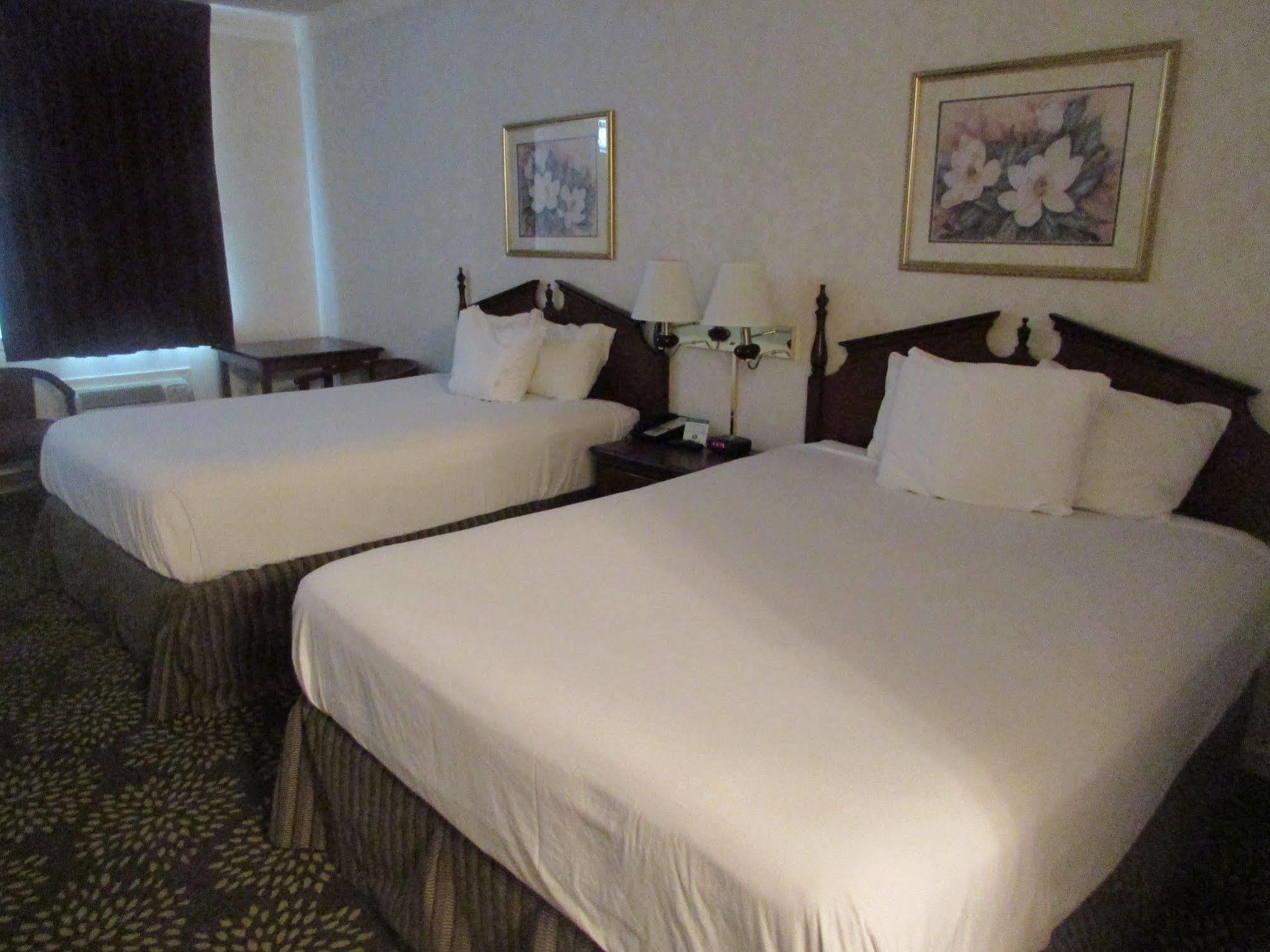 Plantation Oaks Otel Millington Dış mekan fotoğraf