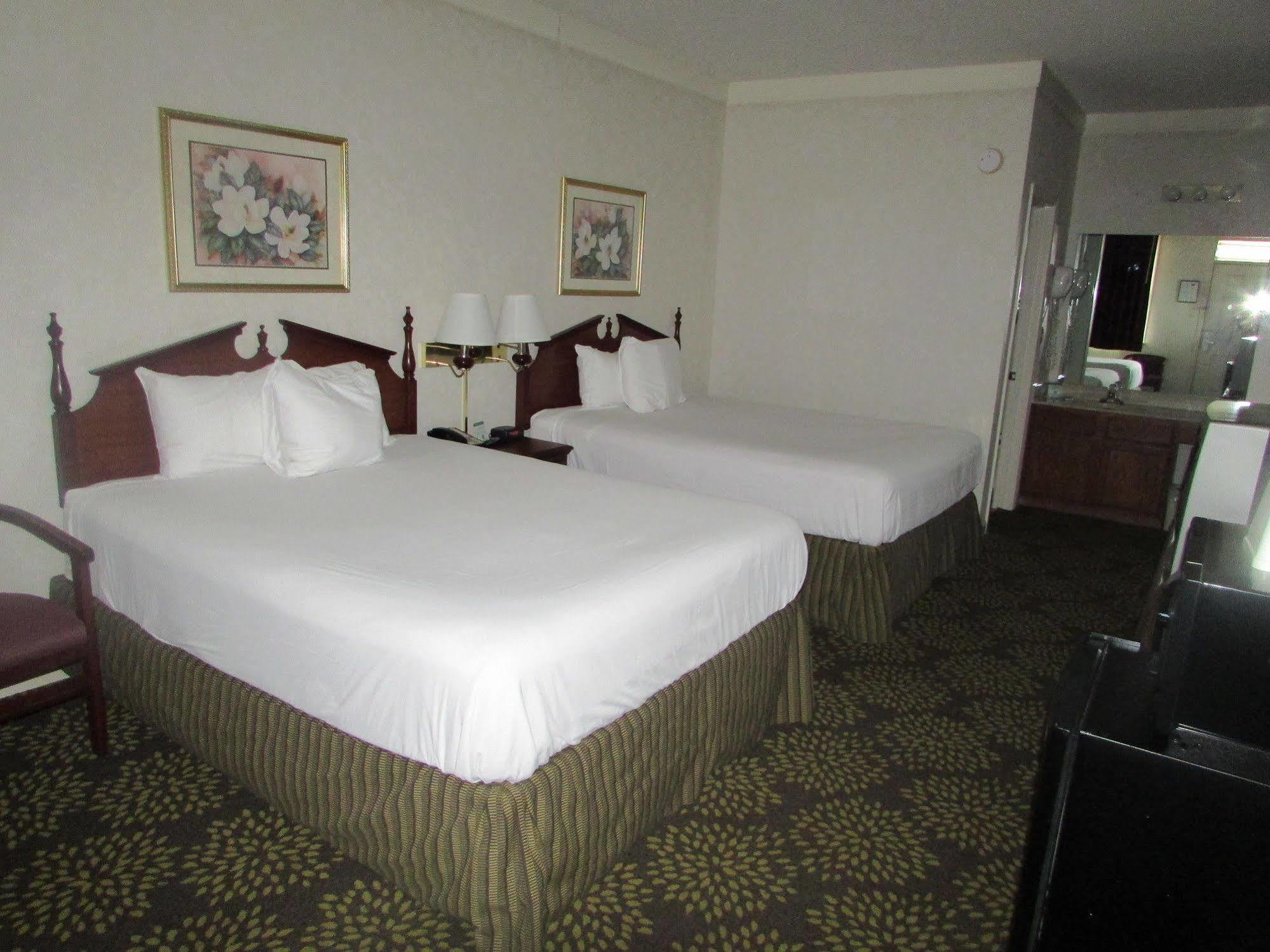 Plantation Oaks Otel Millington Dış mekan fotoğraf